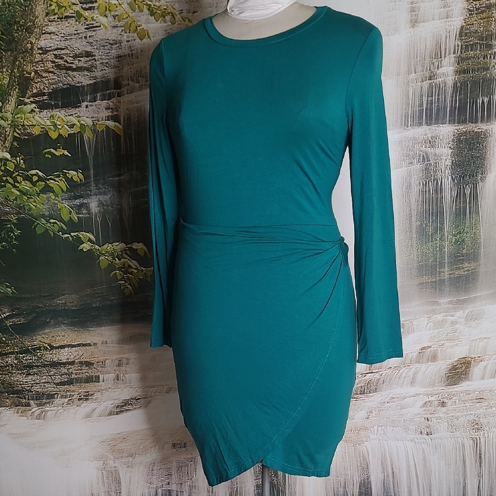 New with tags! Annebouti Womens Medium Teal Long Sleeve Wrap Tulip Dress